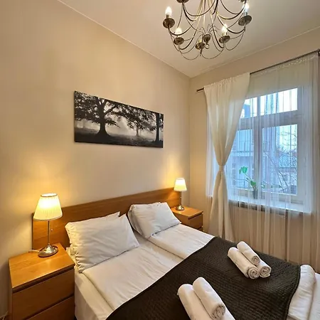 Apartment Mikolajska With Lift